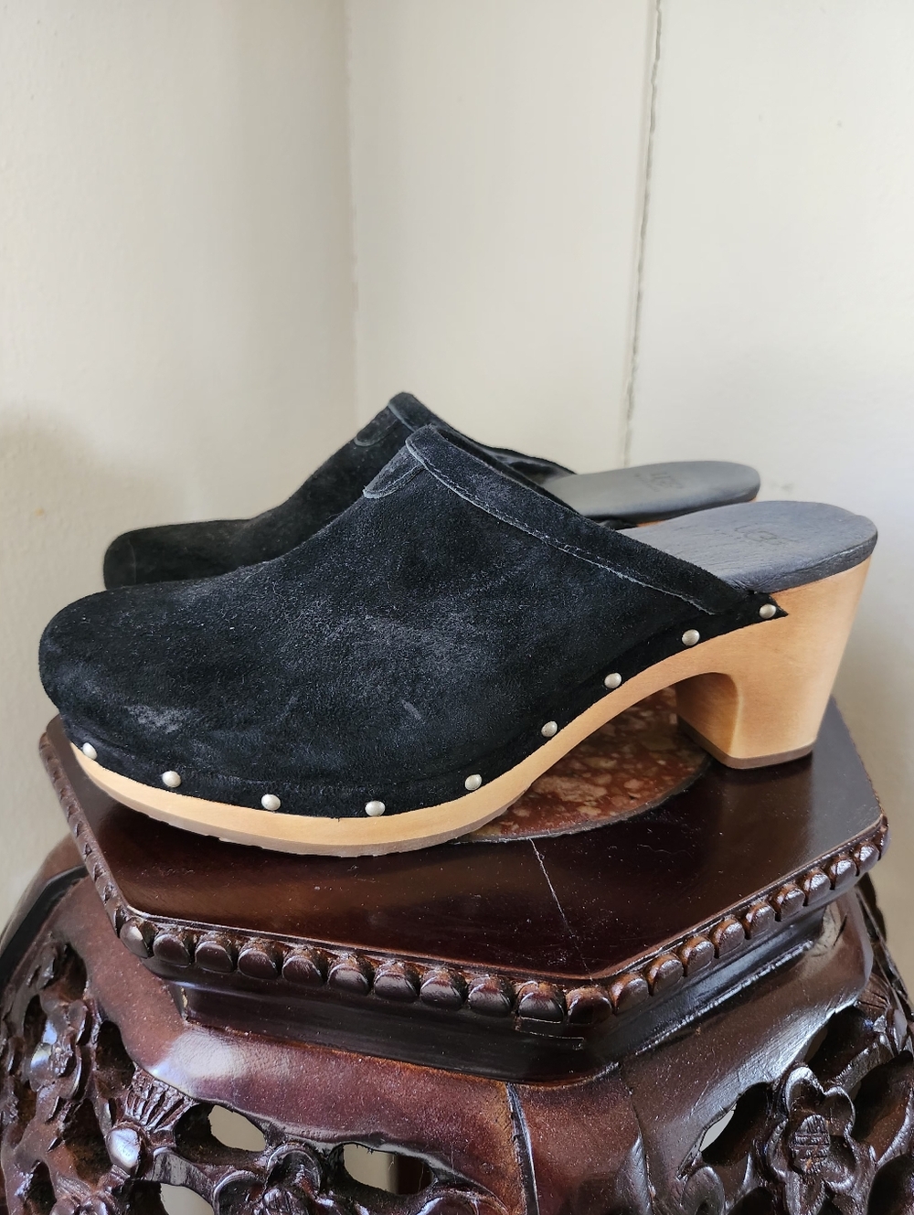 UGG Australia Abbie black suede clogs